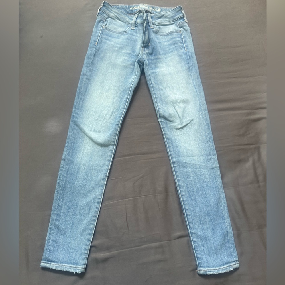 American Eagle Outfitters Women’s Light Wash Skinny Jeans (Jeggings) Size 00